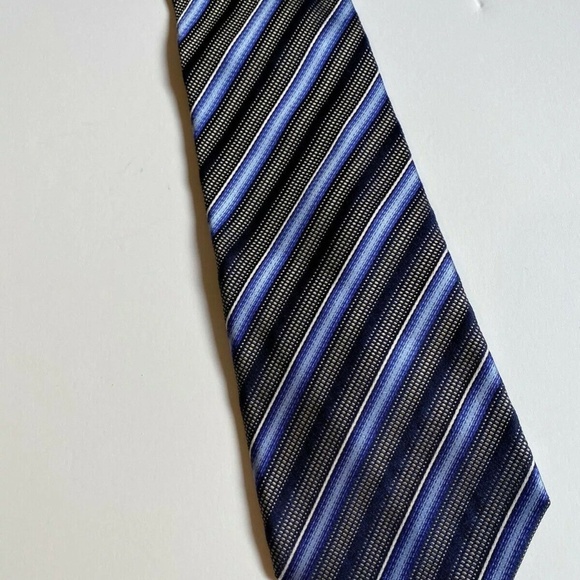 Alfani Mens Tie Blue Stripes Elegant 100% Silk Handmade - Picture 10 of 11